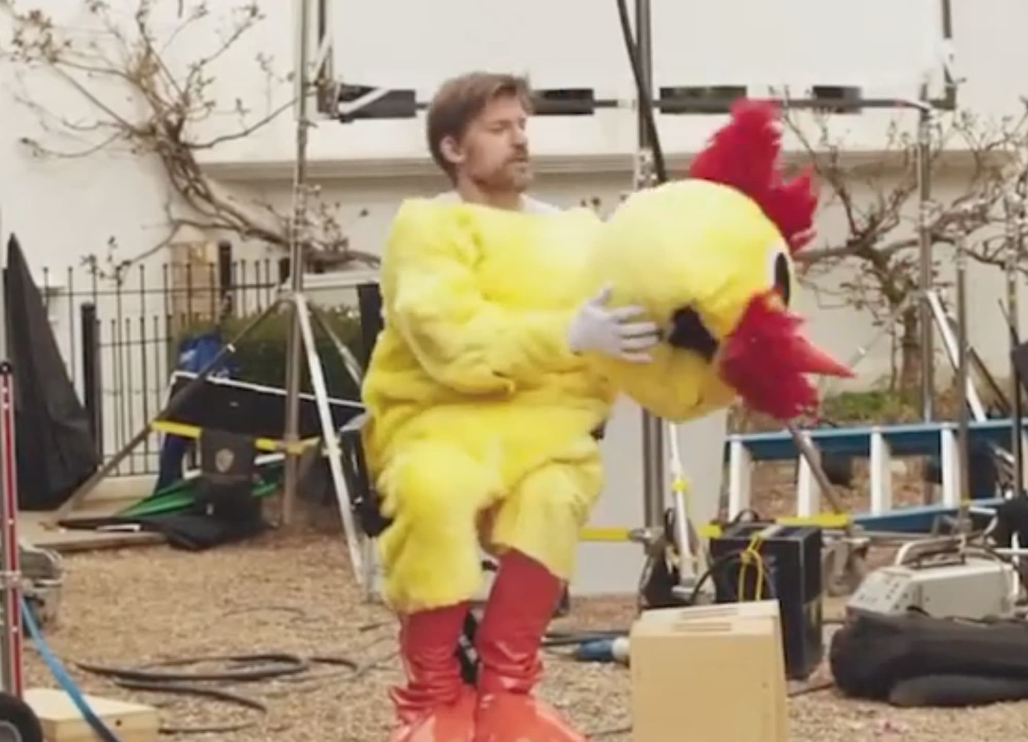 Nikolaj Coster-Waldau (Jaime Lannister) dresses in giant chicken suit for short film