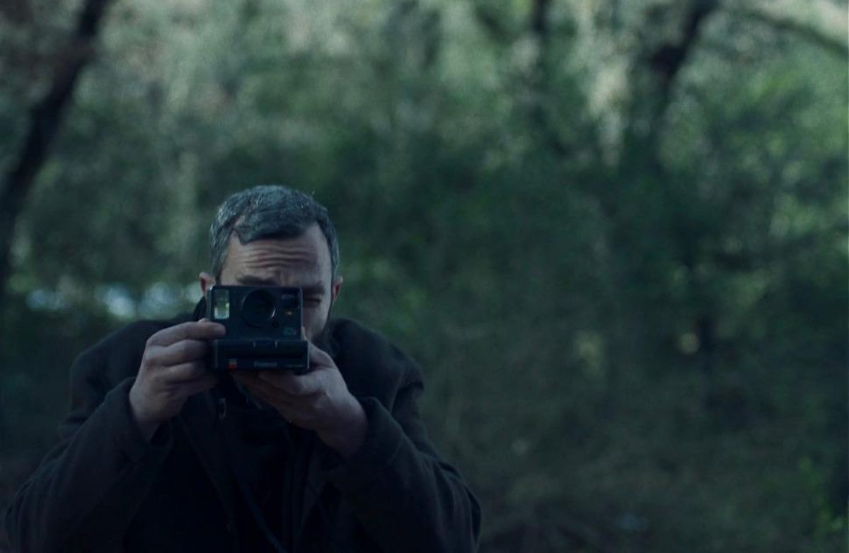 ‘Apples’ Merges Isolation, Loneliness, And Love Into An Endearing Pandemic Dramedy [Venice Review]