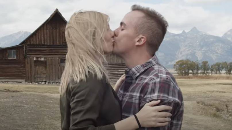 Frankie Muniz Announces He’s Set To Become A Dad For The First Time