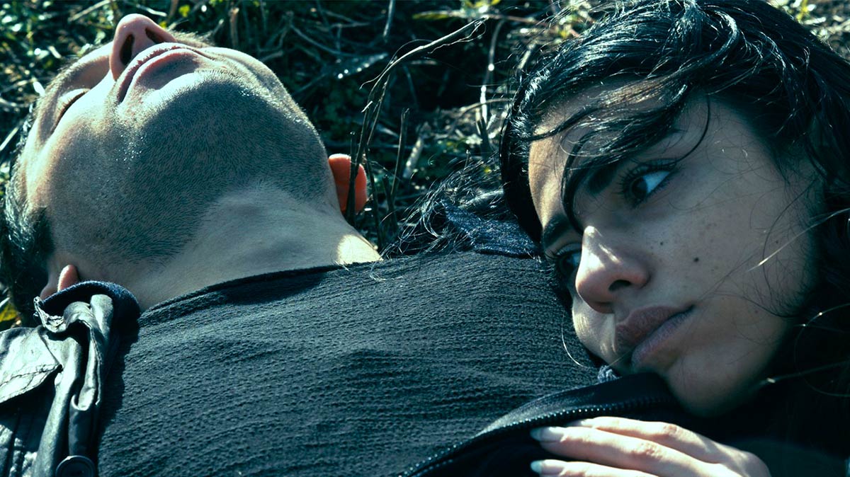 ‘In Between Dying’: Fleeing Death And Finding Love In Azerbaijan [Venice Review]