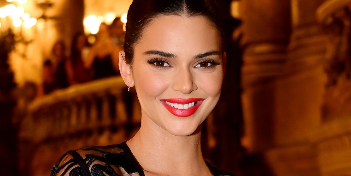 Kendall Jenner Posted a Rare, Makeup-Free Selfie for the Sake of Sponcon and Got 2.8M Likes