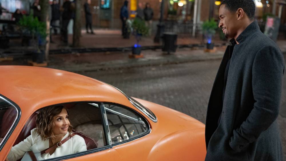 ‘Love, Guaranteed’ Review: App-Savvy Dating Gets the Old-Fashioned Treatment in Netflix Rom-Com