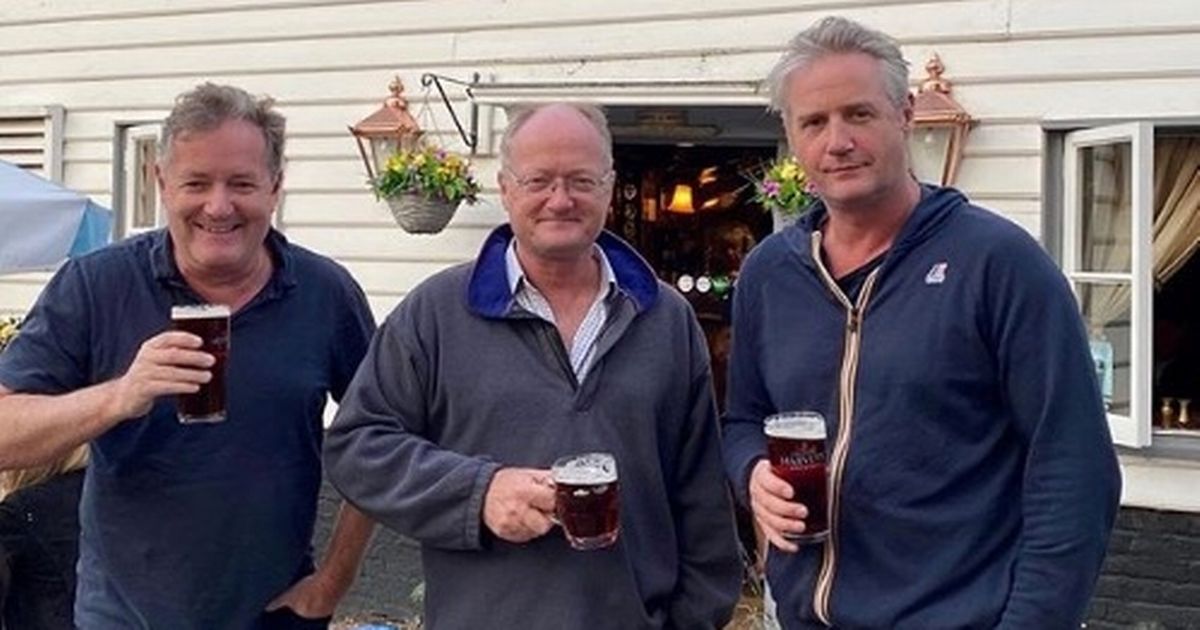Piers Morgan ditches diet as he sinks pints with his brothers during family reunion