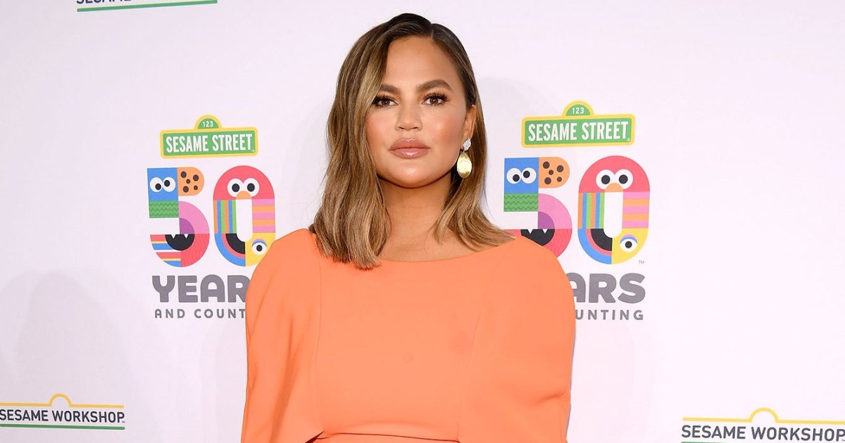 Pregnant Chrissy Teigen Is Hospitalized After Excessive Bleeding Due to ‘Weak Placenta’
