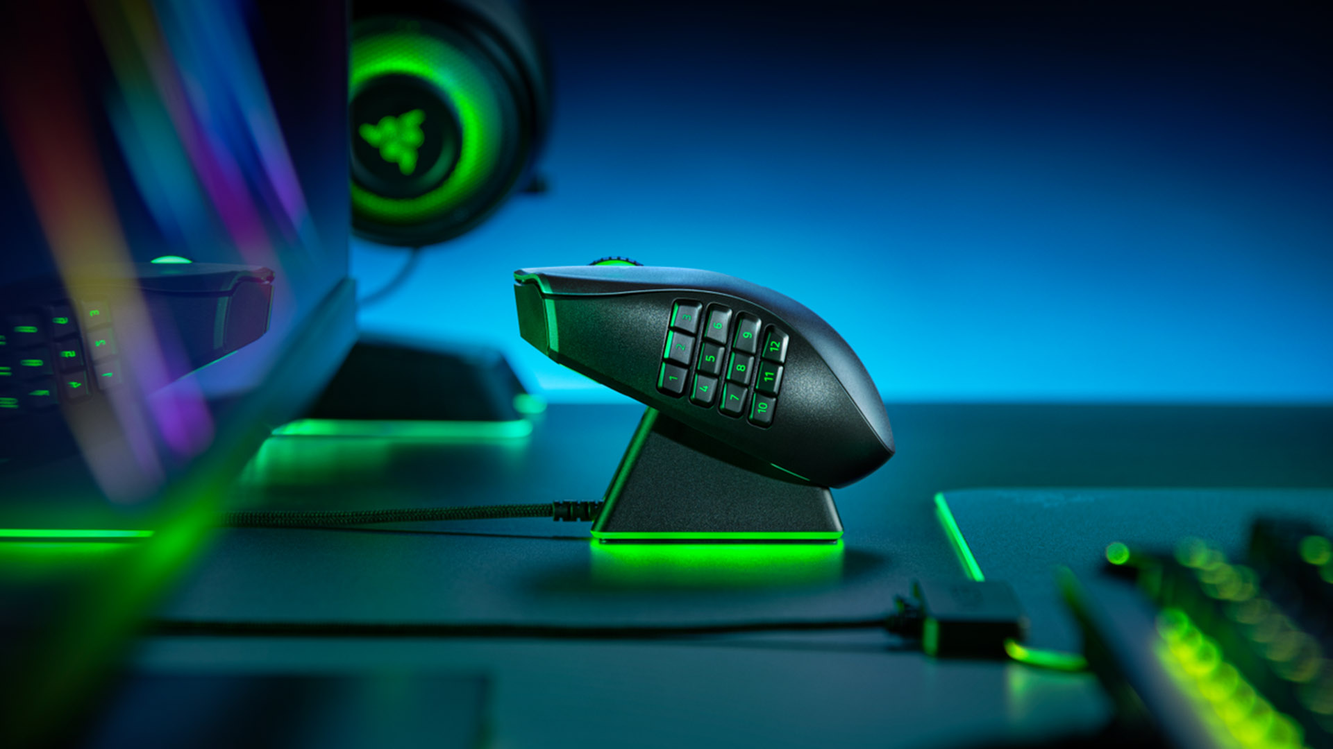 Razer’s Naga Pro is a three-in-one gaming mouse that cuts the cord