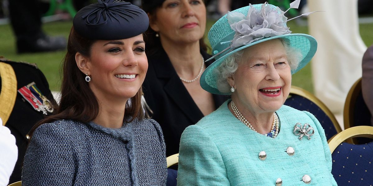 The Queen Launches the “Hold Still” Exhibition with a Special Message