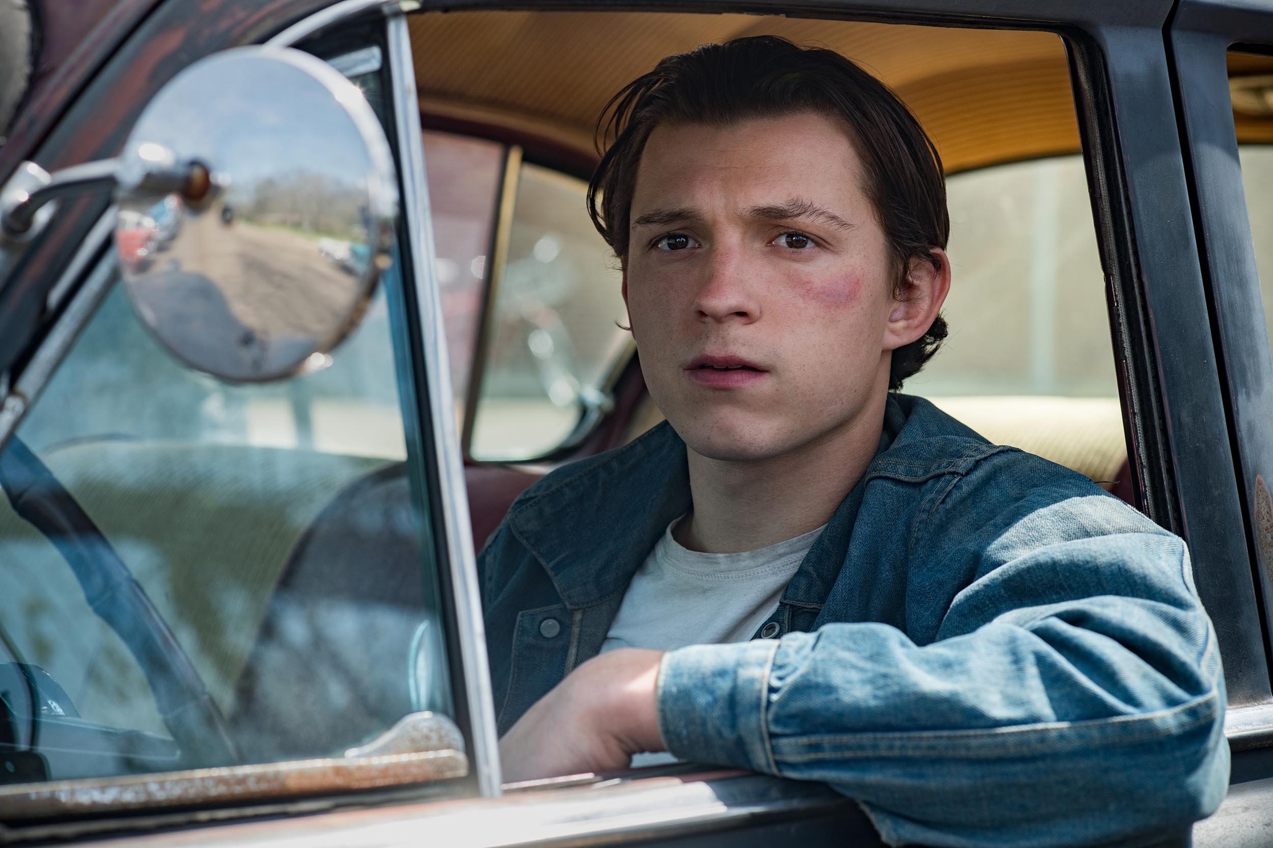 Watch ‘Washed in Blood’ Performance From New Netflix Thriller ‘The Devil All the Time’