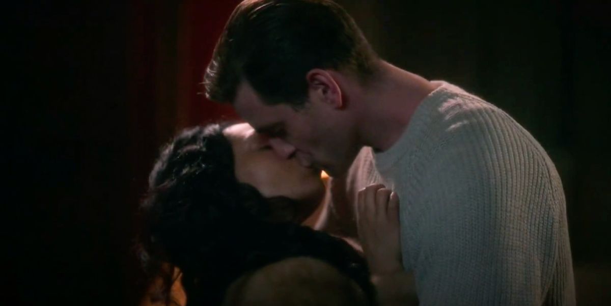 Bly Manor star Tahirah Sharif breaks down Miss Jessel and Peter Quint’s toxic relationship