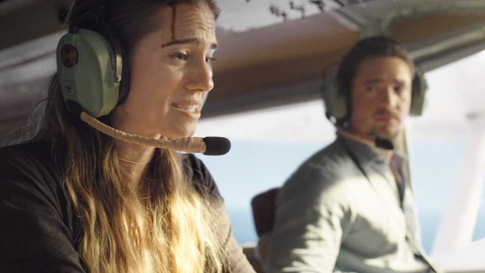 Horizon Line Trailer: Allison Williams And Alexander Dreymon Must Fly Or Die In Survival Thriller – Exclusive