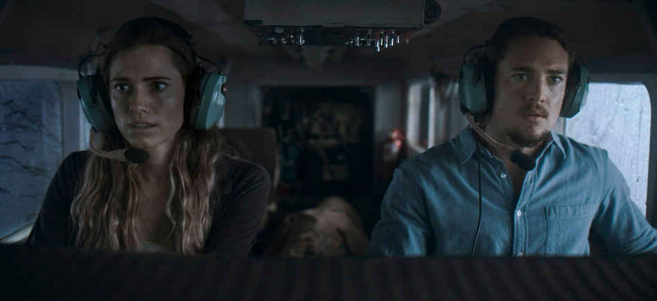 ‘Horizon Line’ Trailer: Allison Williams and Alexander Dreymon Need to Get Off This Plane