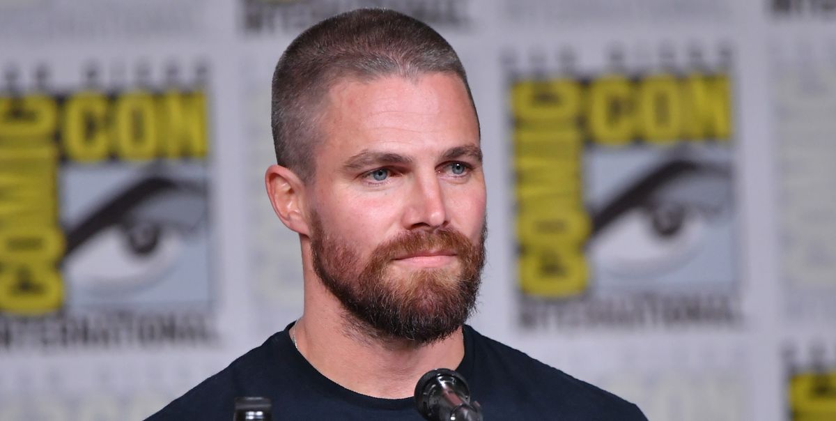 Arrow star Stephen Amell suffers back injury performing stunt on Heels set