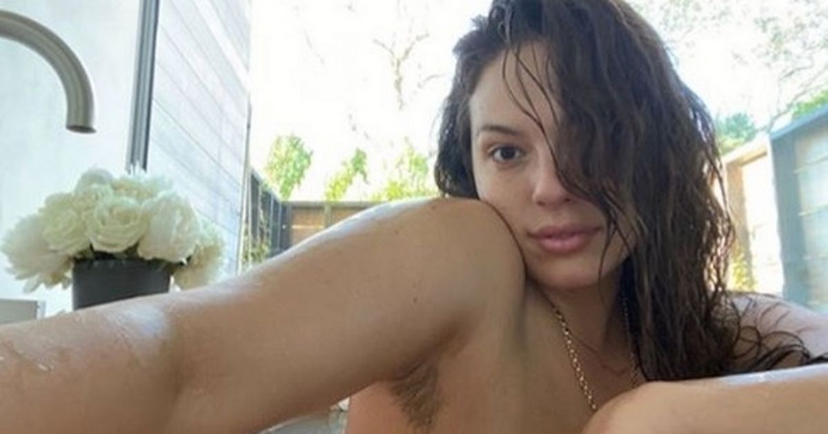 Ashley Graham proudly shows off her hairy armpits in stunning nude bath selfie