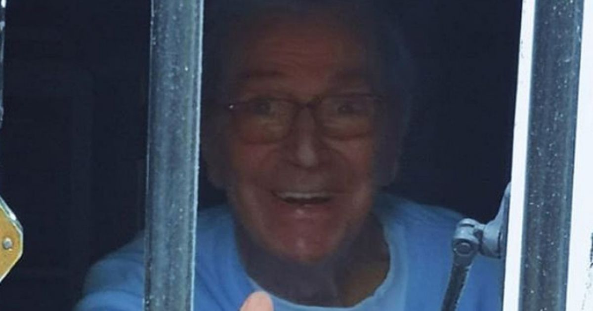 Des O’Connor’s heartbreaking last pictures as he waved to daughter through window