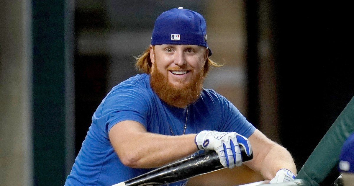 Dodgers’ Justin Turner Apologizes for Celebrating With Coronavirus After World Series Win