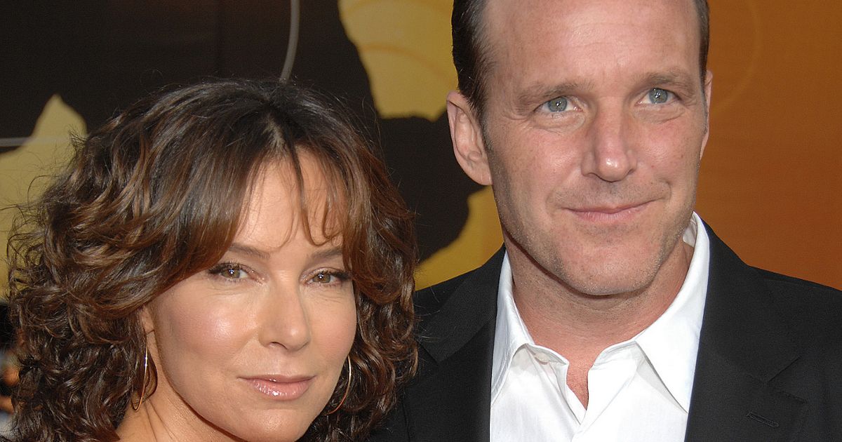 Jennifer Grey to retain Dirty Dancing earnings in divorce settlement with ex Clark Gregg
