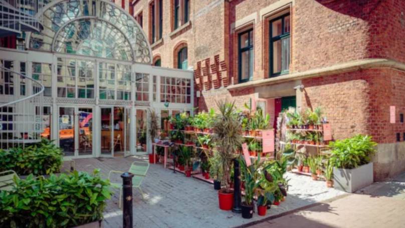 Restaurant Forced To Pull Job Vacancy That Had Almost 950 Applicants Because Of Covid Curfew