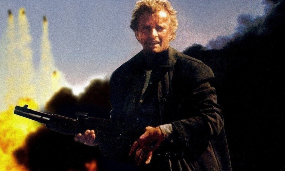 Robert Harmon’s ‘The Hitcher’ vs. Dave Meyers’ ‘The Hitcher’ [Revenge of the Remakes]