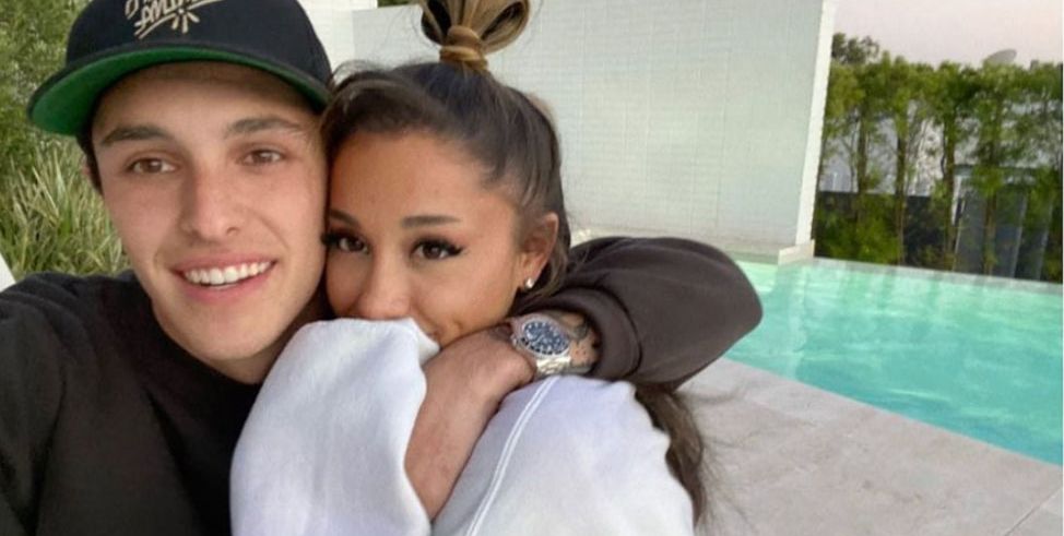 Ariana Grande Makes It Clear She and Dalton Gomez Are Still Dating With Rare Kissing Photo