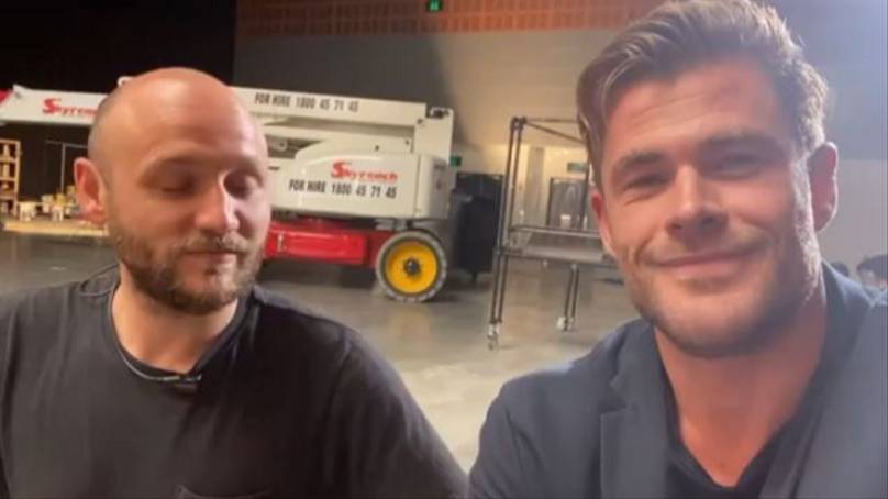 Chris Hemsworth Calls Ryan Reynolds A ‘D***head’ And Terrible Actor