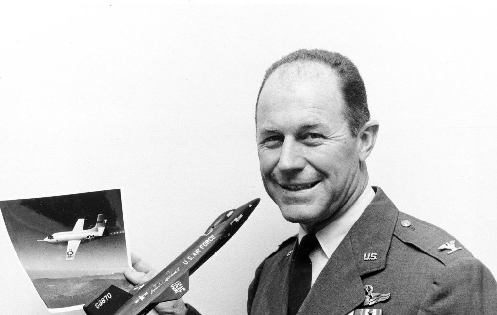 Chuck Yeager, First Pilot to Break the Sound Barrier and Subject of ‘The Right Stuff,’ Dies at 97