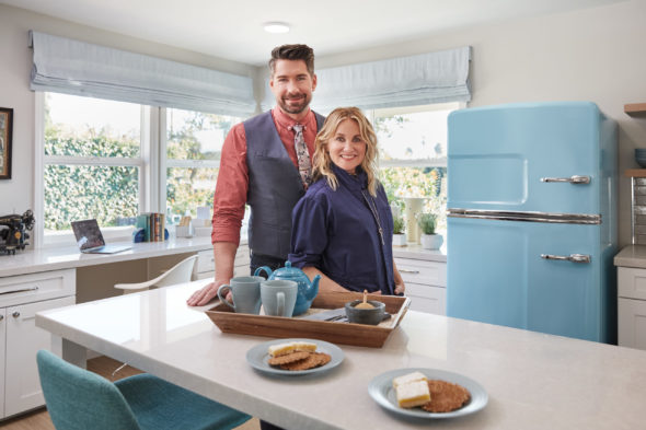 Frozen In Time: Maureen McCormick and Dan Vickery to Host Home Renovation Series on Discovery+