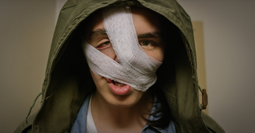 ‘Happy Face’ Review: Alternative Therapy
