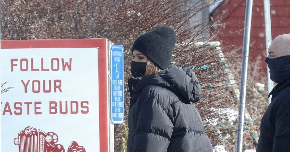 Khloe Kardashian flashes enormous ‘engagement’ ring amid rumours she’s back with Tristan