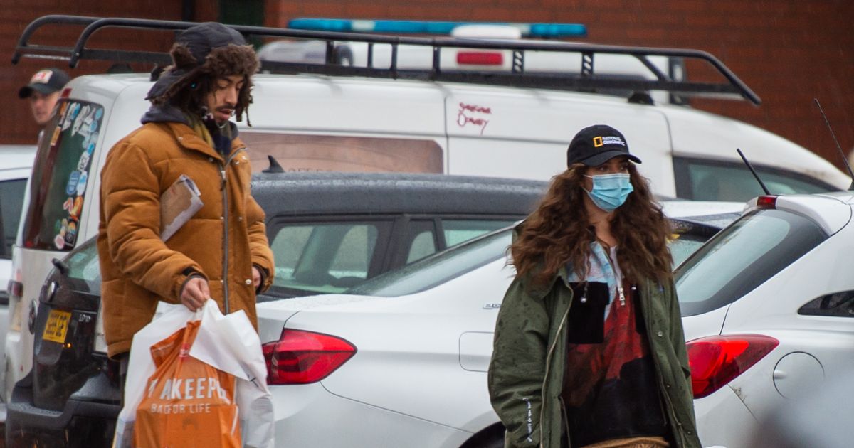 Little Mix’s Jade Thirlwall and beau Jordan Stephens snapped on low-key essential shop