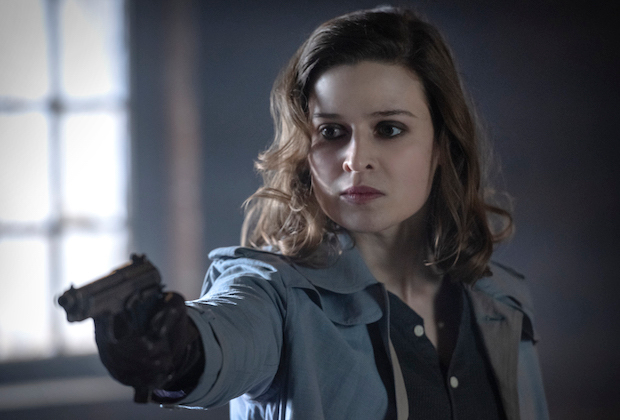 Pennyworth’s Emma Paetz Talks Unexpected Alliance, That Bat-baby Obstacle and a, Um, Revealing Fight