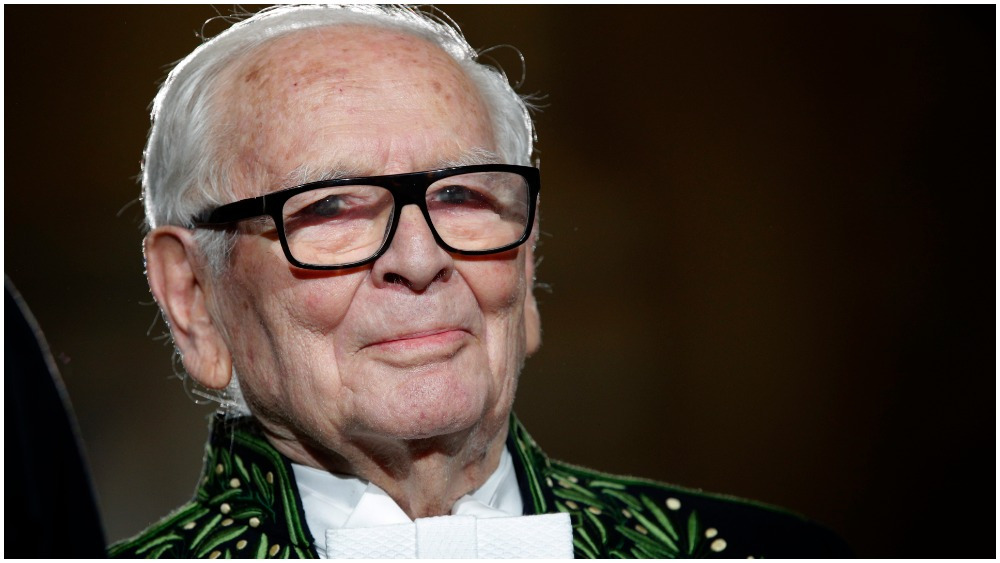 Pierre Cardin, Pioneering French Fashion Designer, Dies at 98