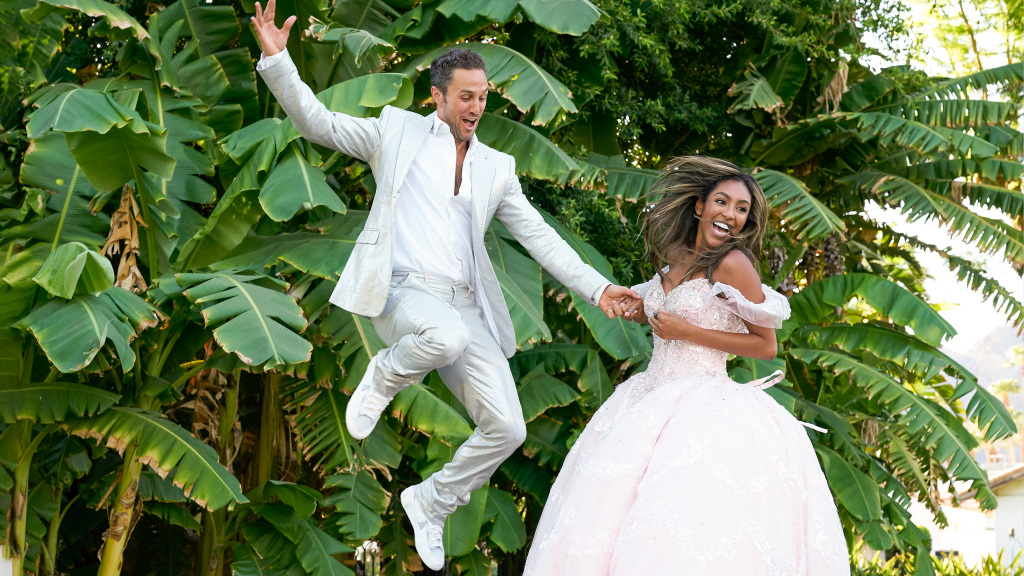 ‘The Bachelorette’ Host Chris Harrison Teases Finale: ‘Is This Going to End How Tayshia Wants It to?’