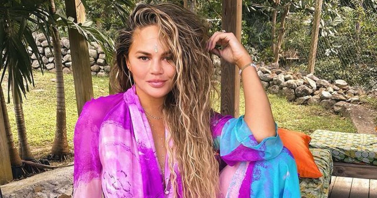 Chrissy Teigen Takes Up Horseback Riding at Her Therapist’s Suggestion and It Doesn’t Go Smoothly