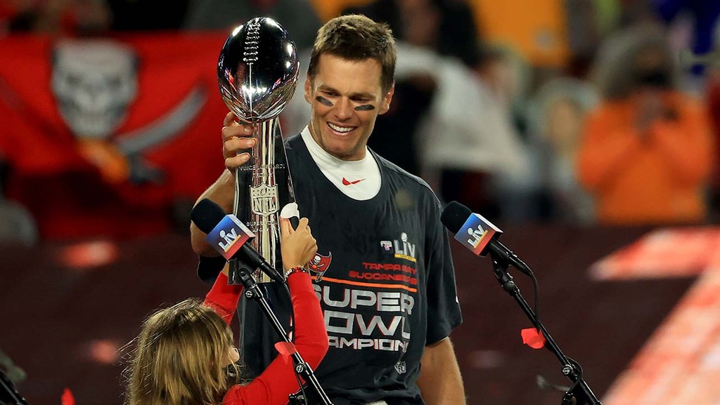 Critic’s Notebook: Despite COVID-19 Backdrop, a Boringly Normal Super Bowl