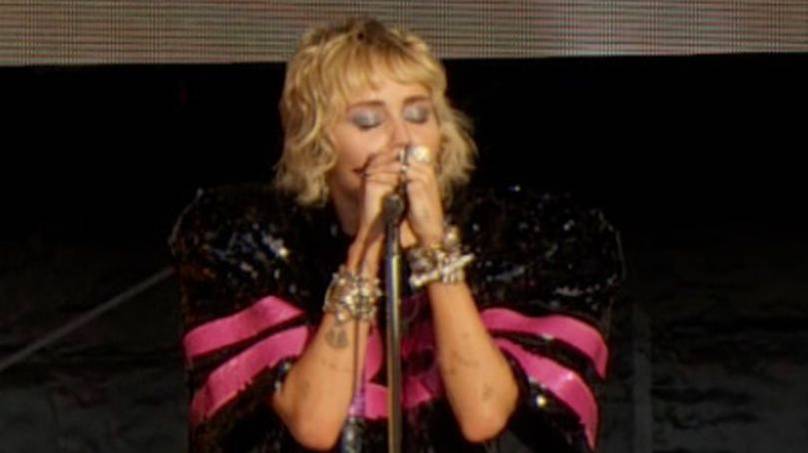Miley Cyrus Breaks Down During Wrecking Ball Performance At Super Bowl Concert