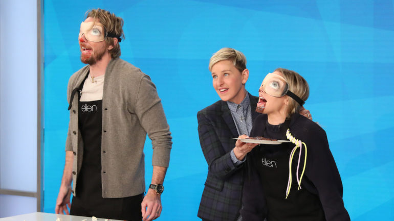 Family Game Fight: Kristen Bell and Dax Shepard to Host NBC Game Show (Video)