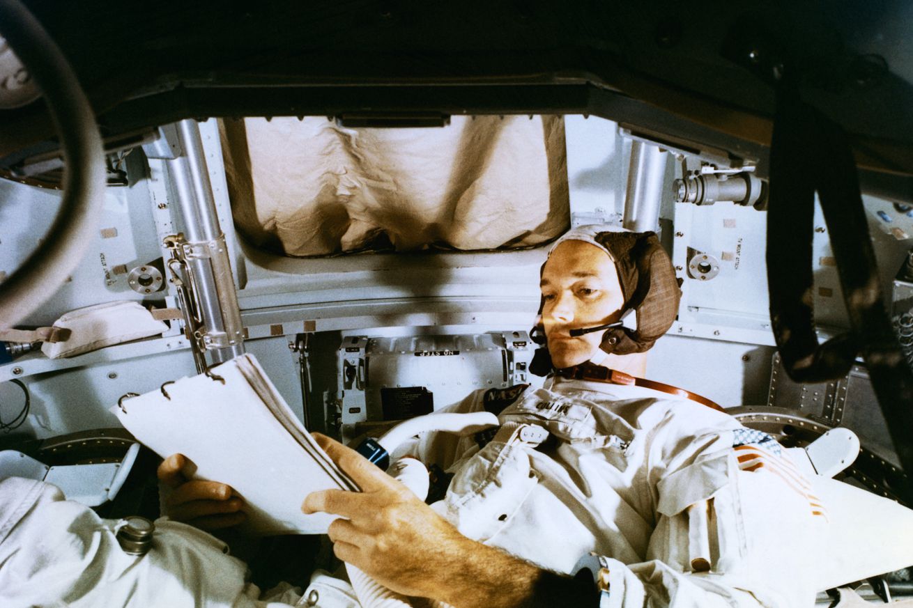Space community mourns the death of Apollo 11 astronaut Michael Collins