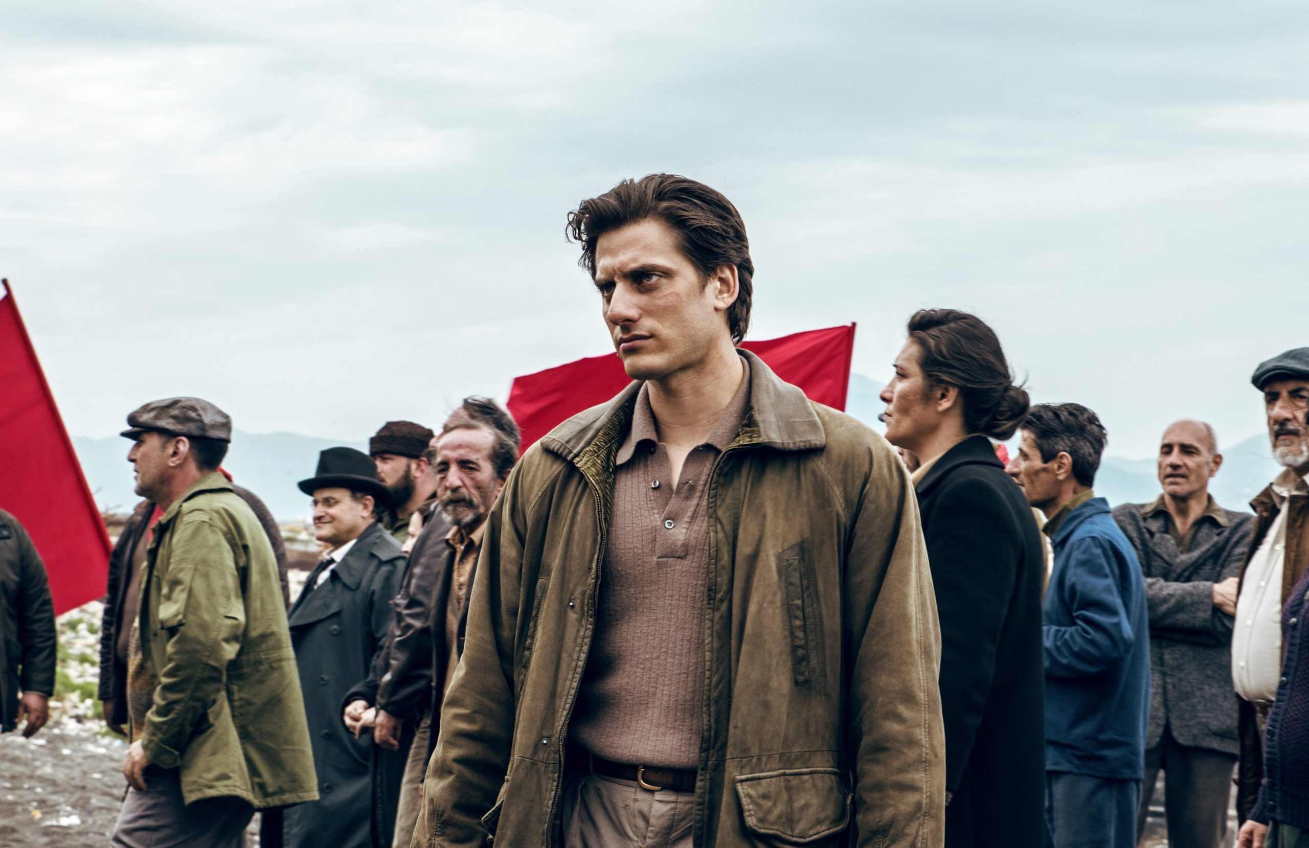 Martin Eden Ending Explained [SPOILER!]